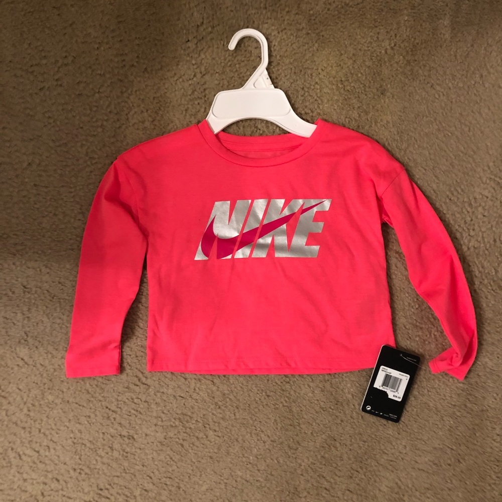 NWT GIRLS NIKE LONG SLEEVE CROP SHIRT SIZE 4